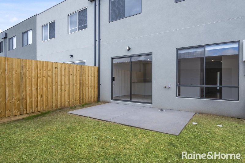 Photo - 3 Rayer Walk, Tarneit VIC 3029 - Image 14