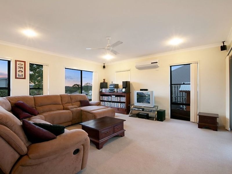 Photo - 3 Reagan Close, Pimpama QLD 4209 - Image 5