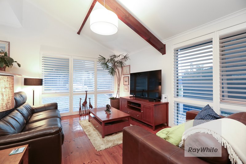 Photo - 3 Reeves Close, Gladstone Park VIC 3043 - Image 7