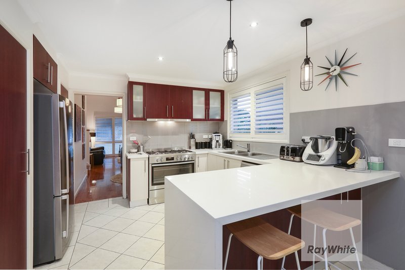 Photo - 3 Reeves Close, Gladstone Park VIC 3043 - Image 9