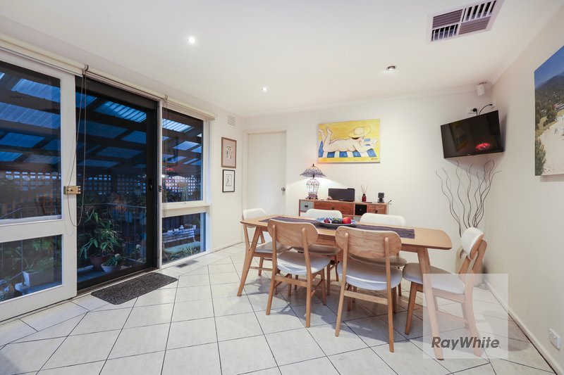 Photo - 3 Reeves Close, Gladstone Park VIC 3043 - Image 11