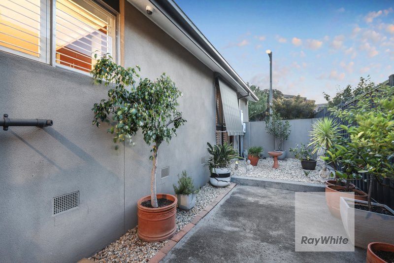 Photo - 3 Reeves Close, Gladstone Park VIC 3043 - Image 21