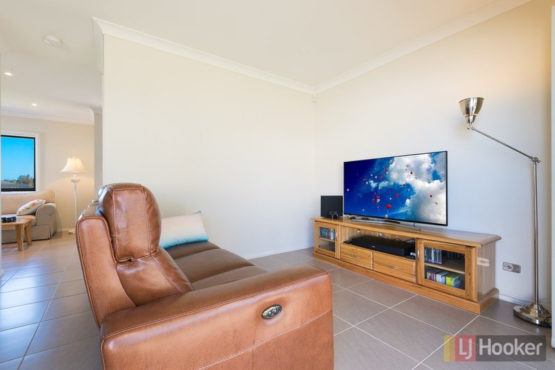 Photo - 3 Regalia Crescent, Glenfield NSW 2167 - Image 4