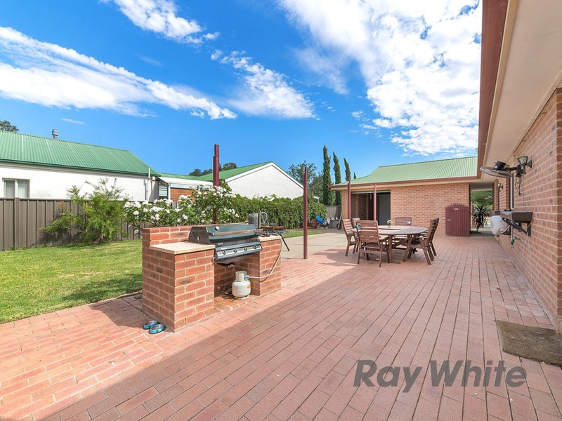 Photo - 3 Regency Court, Benalla VIC 3672 - Image 3