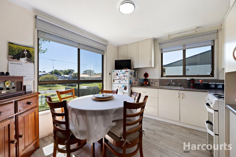 Photo - 3 Retford Street, Newborough VIC 3825 - Image 5