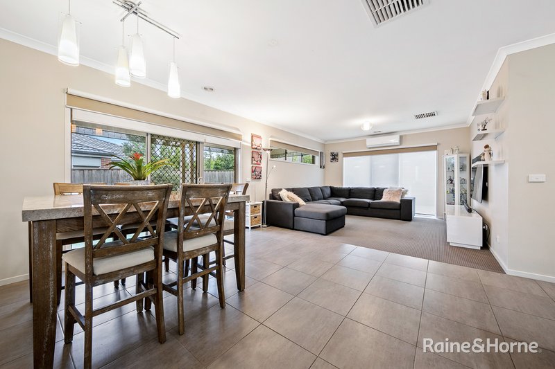 Photo - 3 Retreat Crescent, Sunbury VIC 3429 - Image 7