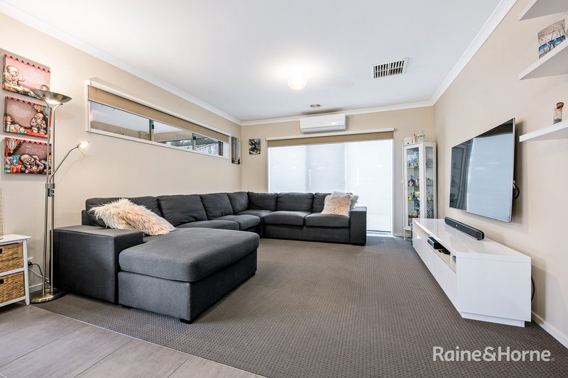 Photo - 3 Retreat Crescent, Sunbury VIC 3429 - Image 10