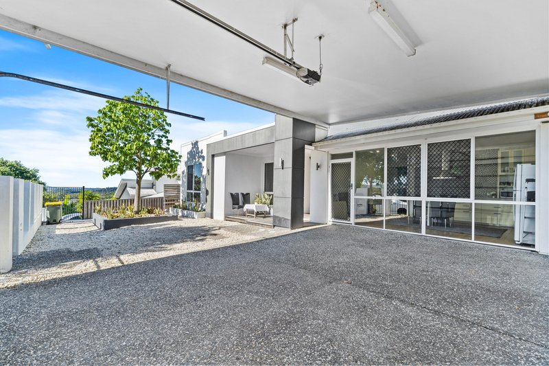 Photo - 3 Ridgevale Boulevard, Holmview QLD 4207 - Image 18