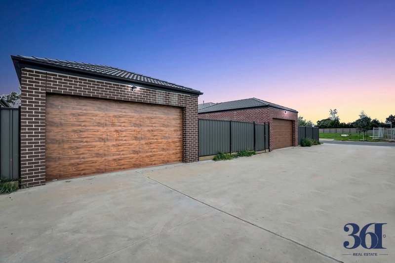 Photo - 3 Rio Walk, Werribee VIC 3030 - Image 16