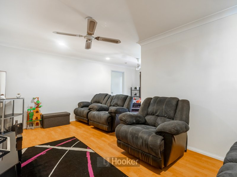 Photo - 3 Riseborough Crescent, Crestmead QLD 4132 - Image 3