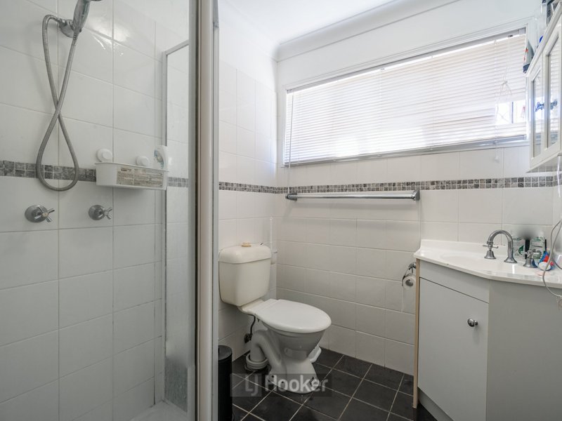 Photo - 3 Riseborough Crescent, Crestmead QLD 4132 - Image 9