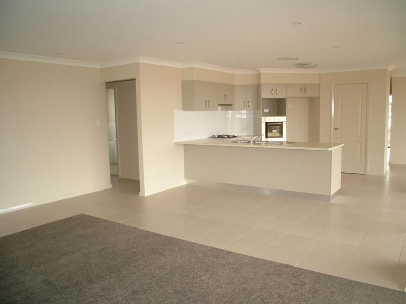 Photo - 3 Ritz Place, Dubbo NSW 2830 - Image 2