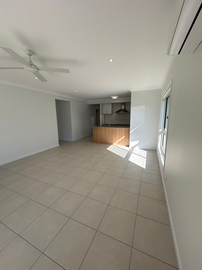 Photo - 3 Riverina Court, Nerang QLD 4211 - Image 6