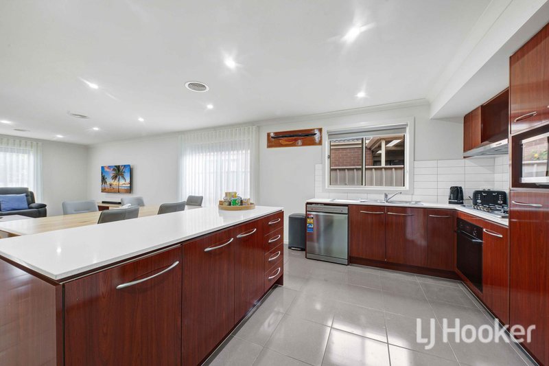 Photo - 3 Robyn Street, Brookfield VIC 3338 - Image 3