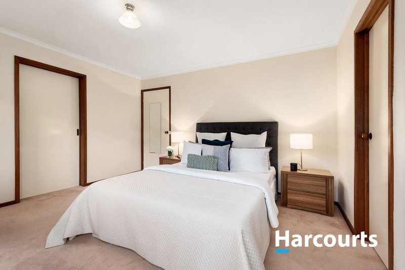 Photo - 3 Rochelle Court, Wantirna South VIC 3152 - Image 6