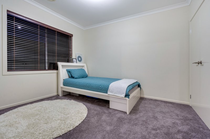 Photo - 3 Roebuck Way, Craigieburn VIC 3064 - Image 14