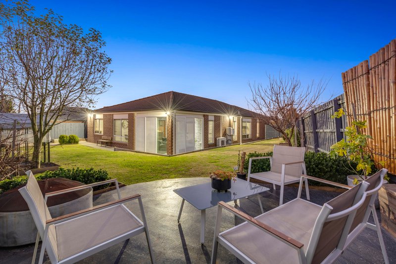 Photo - 3 Roebuck Way, Craigieburn VIC 3064 - Image 17