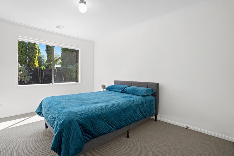 Photo - 3 Rolain Avenue, South Morang VIC 3752 - Image 6