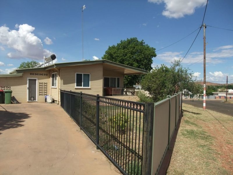 Photo - 3 Rosemary Avenue, Mount Isa QLD 4825 - Image 2