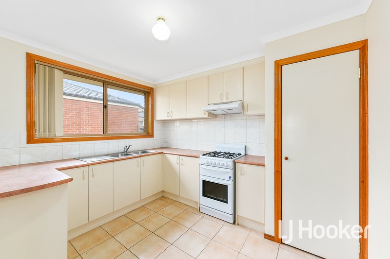 Photo - 3 Rossi Close, Pakenham VIC 3810 - Image 5