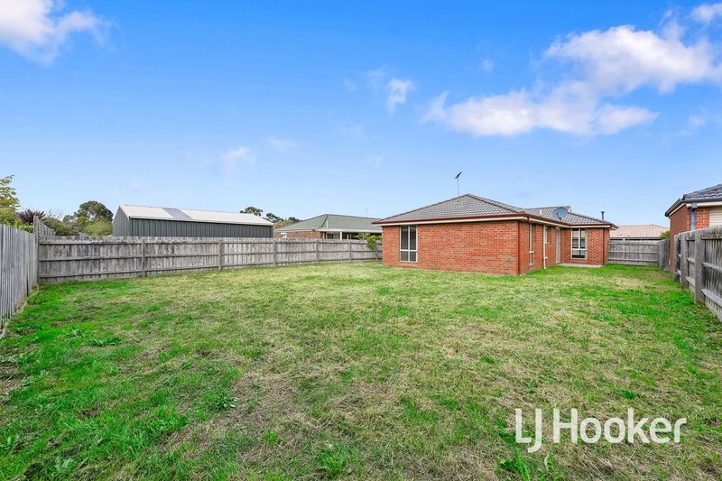 Photo - 3 Rossi Close, Pakenham VIC 3810 - Image 10