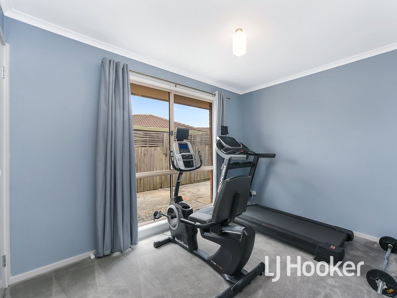 Photo - 3 Ruffles Court, Cranbourne West VIC 3977 - Image 8