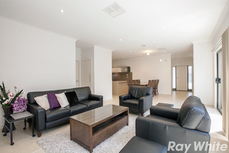 Photo - 3 Runecrest Terrace, Epping VIC 3076 - Image 5