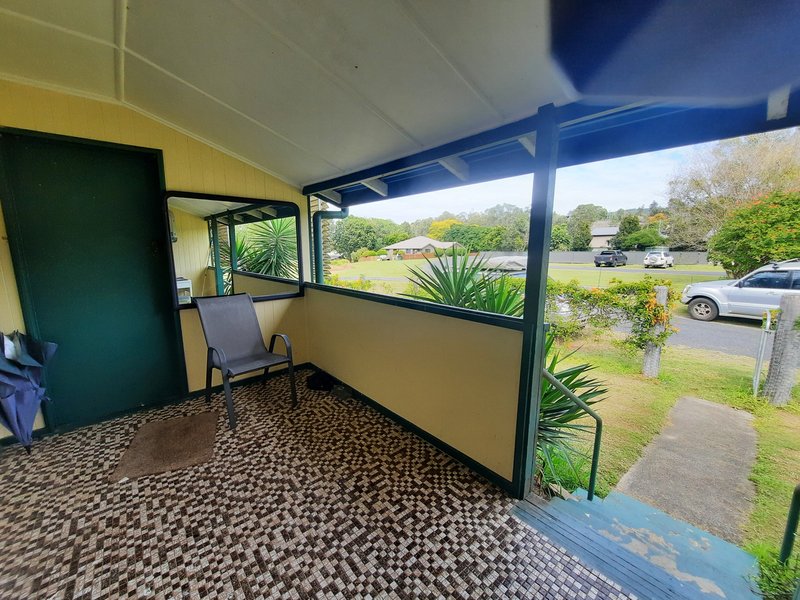 Photo - 3 Russell St , Mount Perry QLD 4671 - Image 4