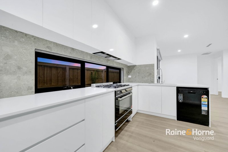 Photo - 3 Rusty Road, Wollert VIC 3750 - Image 6