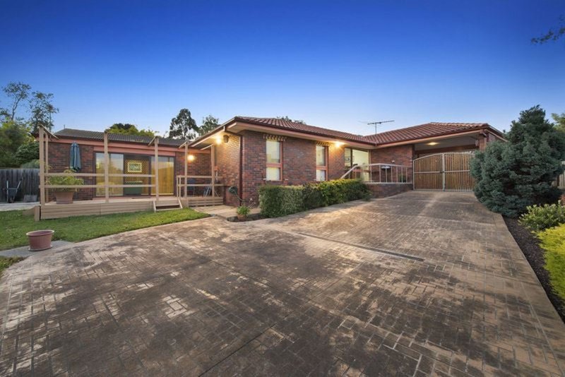 Photo - 3 Ruth Court, Glen Waverley VIC 3150 - Image 8