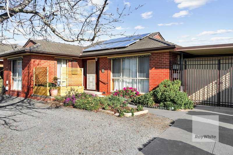 Photo - 3 Rylandes Drive, Gladstone Park VIC 3043 - Image 4