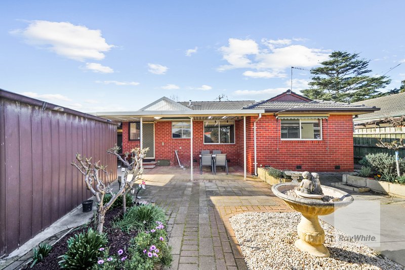Photo - 3 Rylandes Drive, Gladstone Park VIC 3043 - Image 21