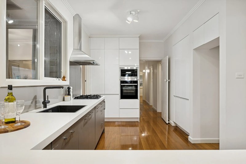 Photo - 3 Sage Street, Oakleigh East VIC 3166 - Image 5