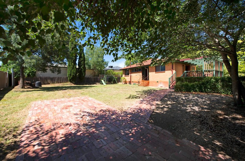 Photo - 3 Salmond Street, Chifley ACT 2606 - Image 4