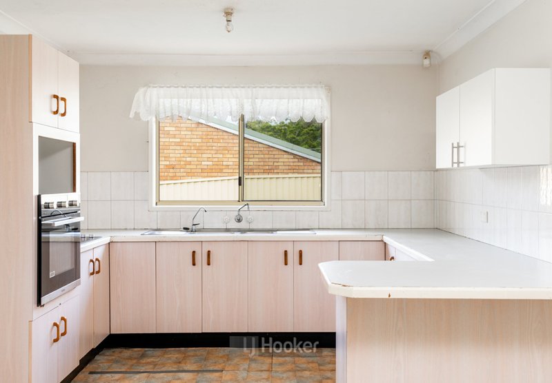 Photo - 3 Samantha Street, Boronia Heights QLD 4124 - Image 2