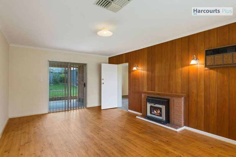 Photo - 3 Saphire Road, Morphett Vale SA 5162 - Image 3