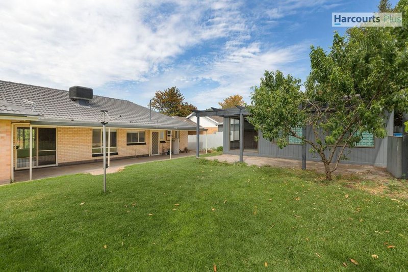 Photo - 3 Saphire Road, Morphett Vale SA 5162 - Image 15