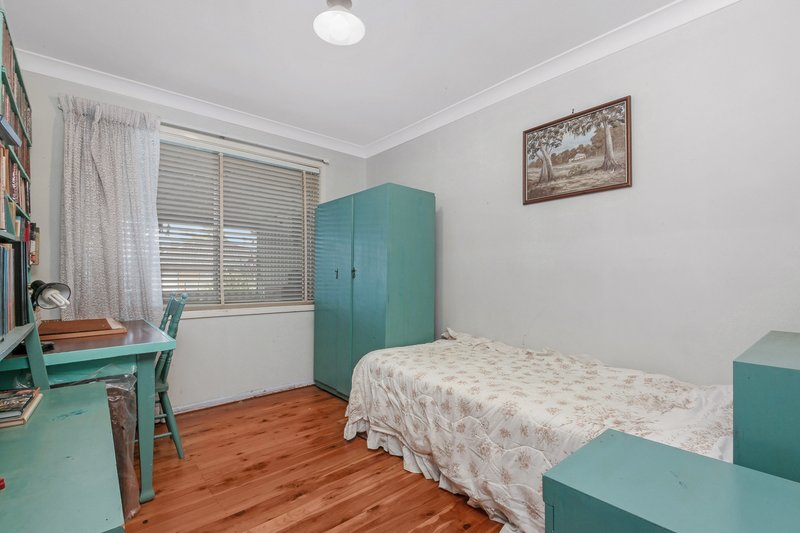 Photo - 3 Saric Avenue, Georges Hall NSW 2198 - Image 6