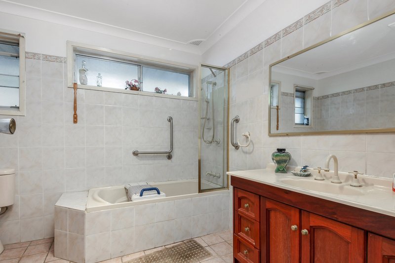 Photo - 3 Saric Avenue, Georges Hall NSW 2198 - Image 7