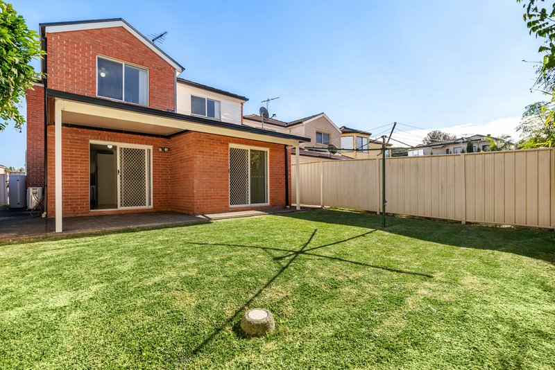 Photo - 3 Saxon Place, Cecil Hills NSW 2171 - Image 8