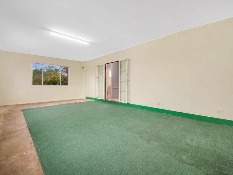 Photo - 3 Sayre Crescent, Boyne Island QLD 4680 - Image 12