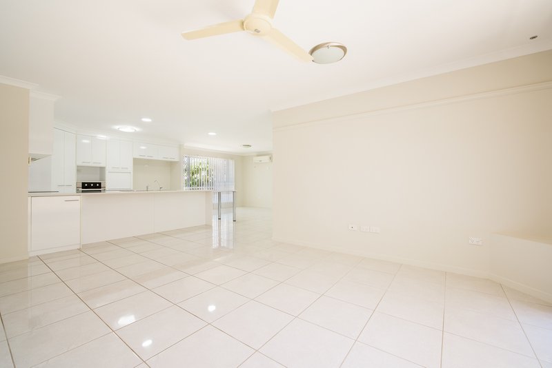 Photo - 3 Scampi Drive, Clinton QLD 4680 - Image 9