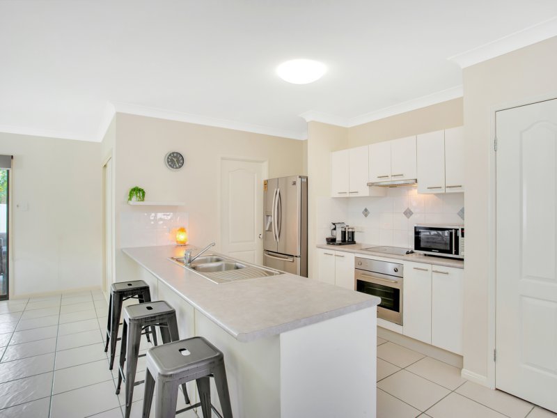 Photo - 3 Schneid Street, Mudgeeraba QLD 4213 - Image 3