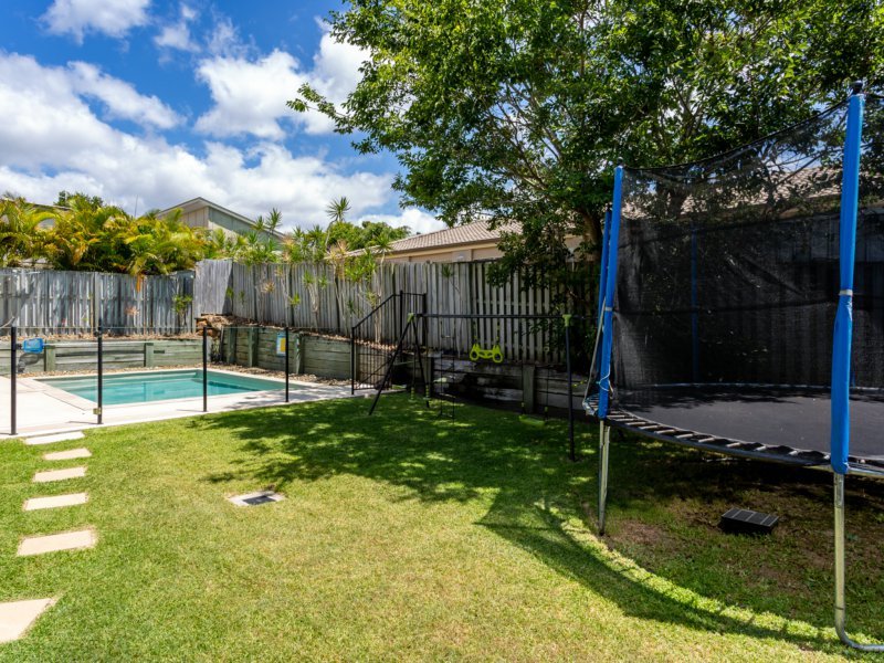 Photo - 3 Schneid Street, Mudgeeraba QLD 4213 - Image 4