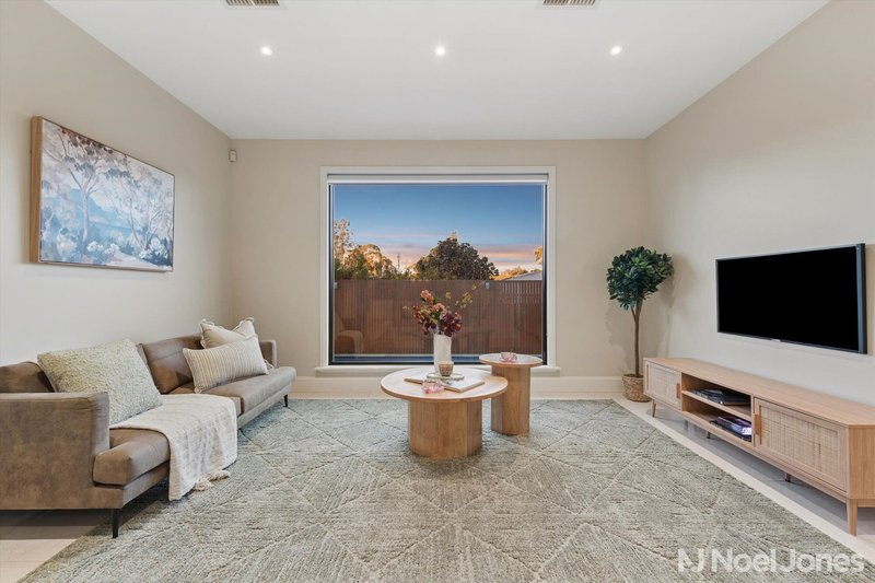 Photo - 3 Scurry Drive, Croydon VIC 3136 - Image 2