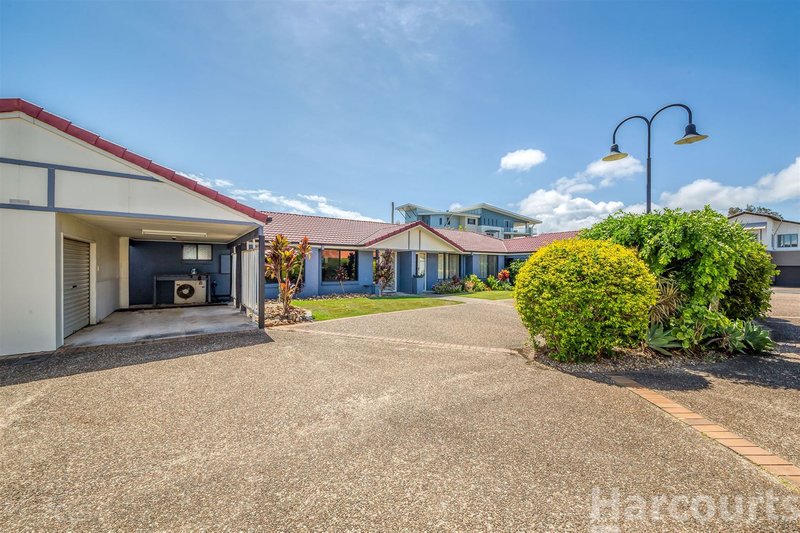 Photo - 3 Seabreeze Ct , Sandstone Point QLD 4511 - Image 11