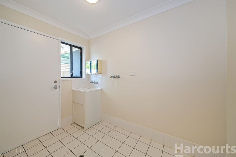 Photo - 3 Seabreeze Ct , Sandstone Point QLD 4511 - Image 14