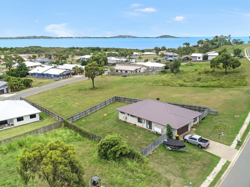 Photo - 3 Seacove Crescent, Bowen QLD 4805 - Image 2