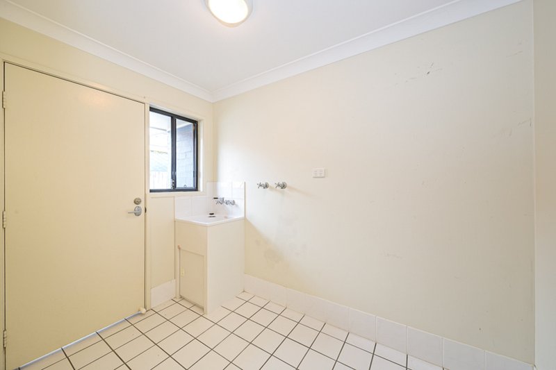 Photo - 3 Seafarer Court, Sandstone Point QLD 4511 - Image 4