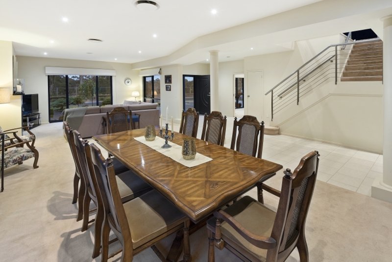 Photo - 3 Searle Close, Werribee VIC 3030 - Image 5